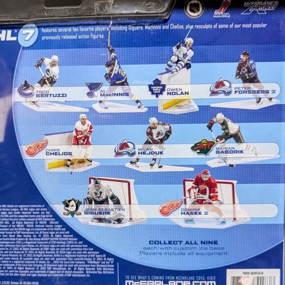 Todd Bertuzzi action figure - Picture 2 of 3